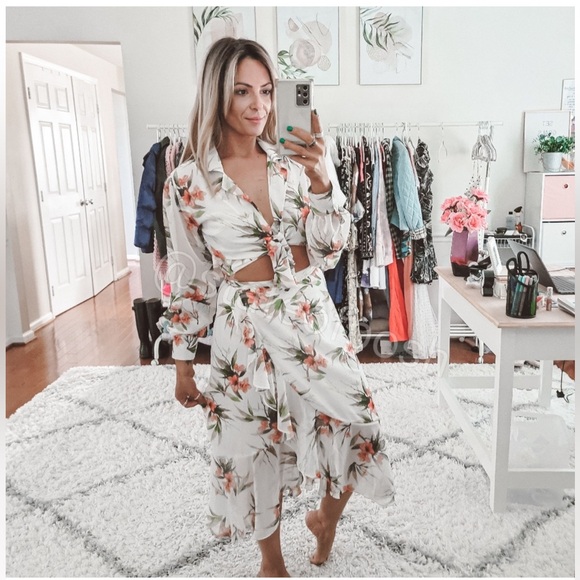 PatBO Floral Print Ruffle Wrap Set - Picture 2 of 16